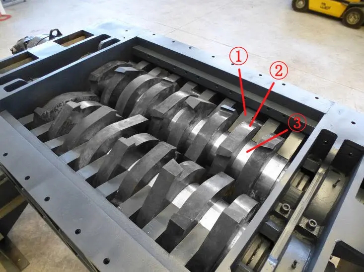 移動式撕碎機(jī).jpg